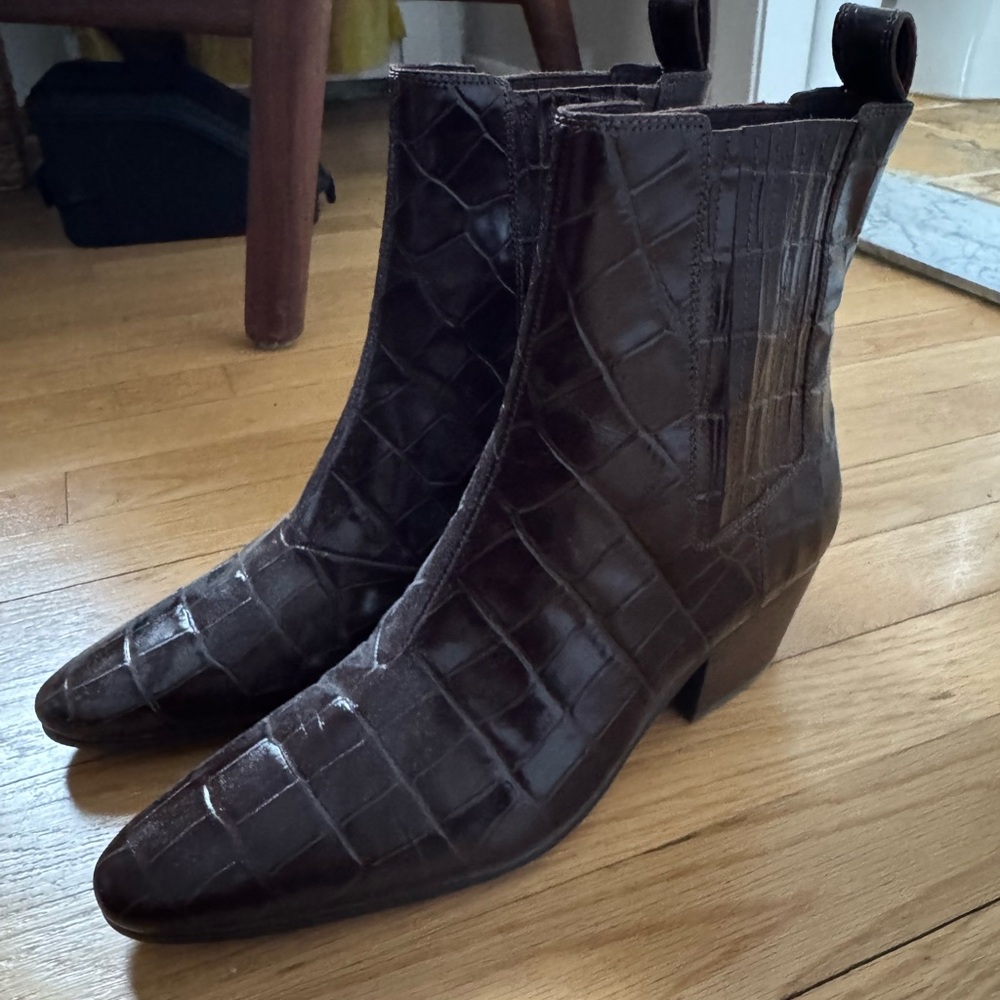 JCrew Pull on Embossed Crocodile Boots
